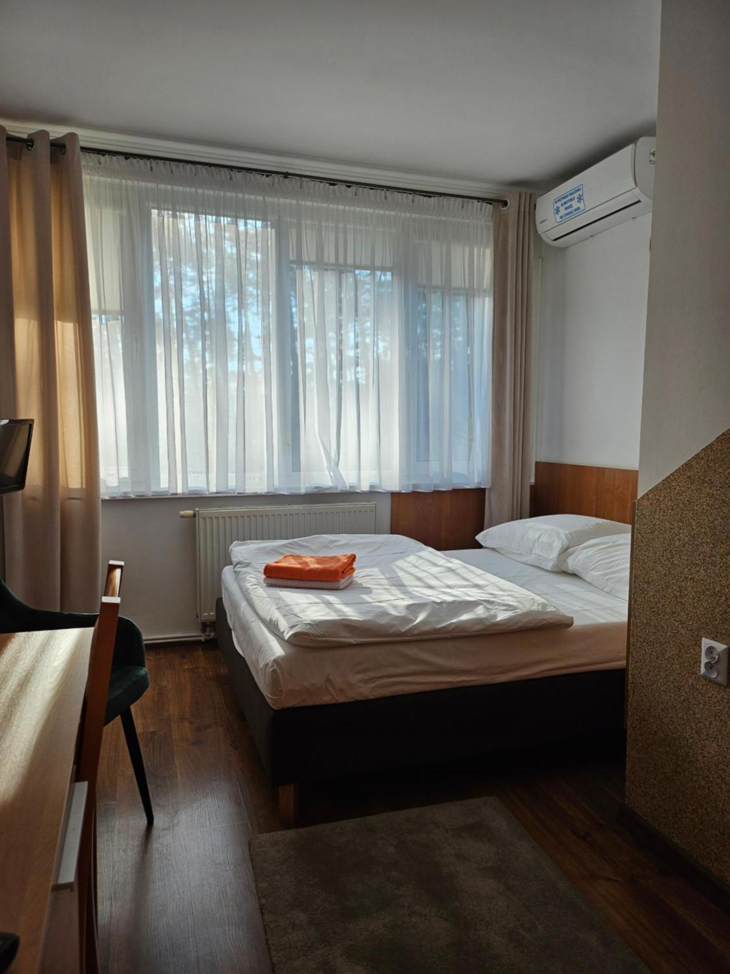 Hel Hotel Włocławek Buitenkant foto